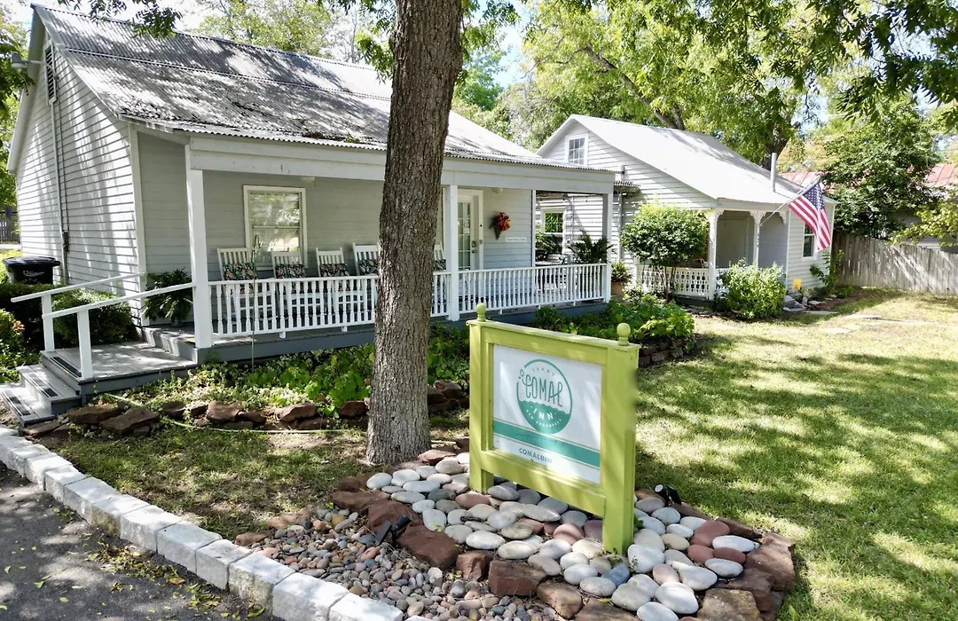 Comal Inn-1