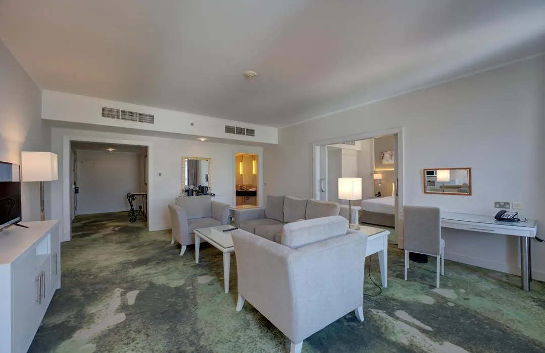 Millennium Lakeview Hotel-1