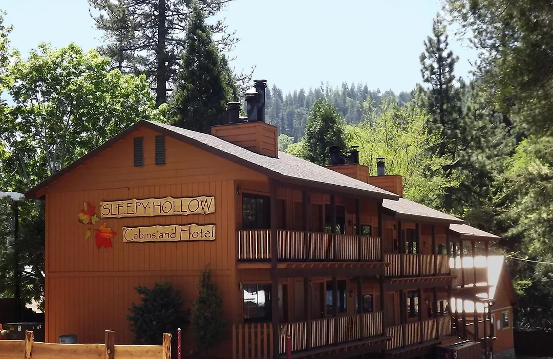 Sleepy Hollow Cabins And Hotel-1