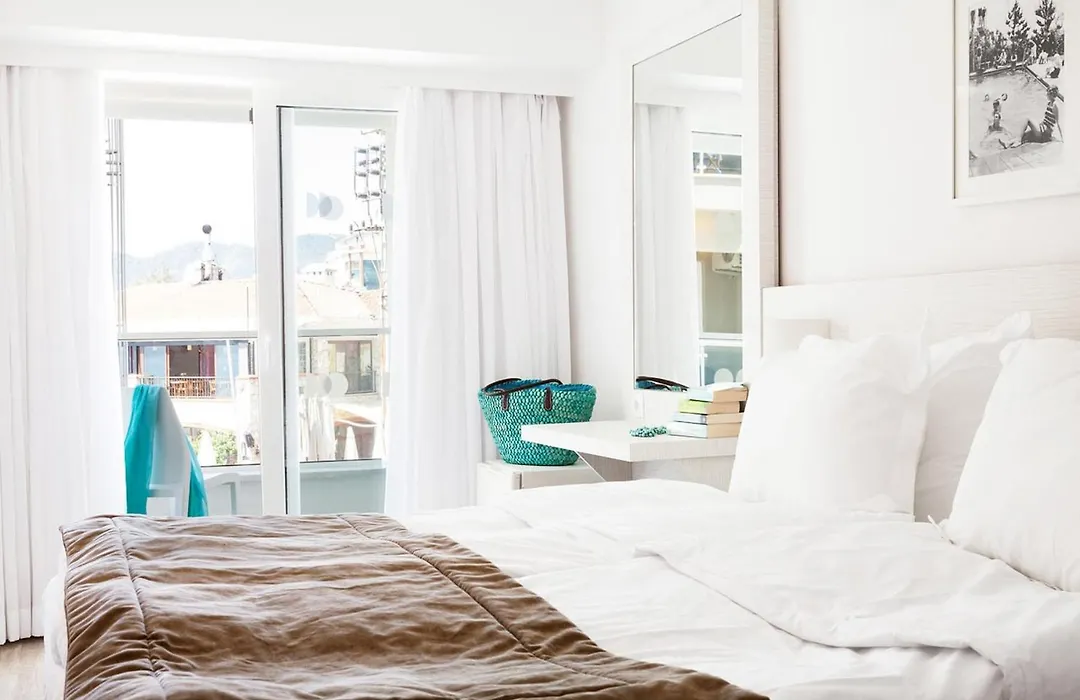 The Beachfront Hotel Adult Only 16 Plus-1