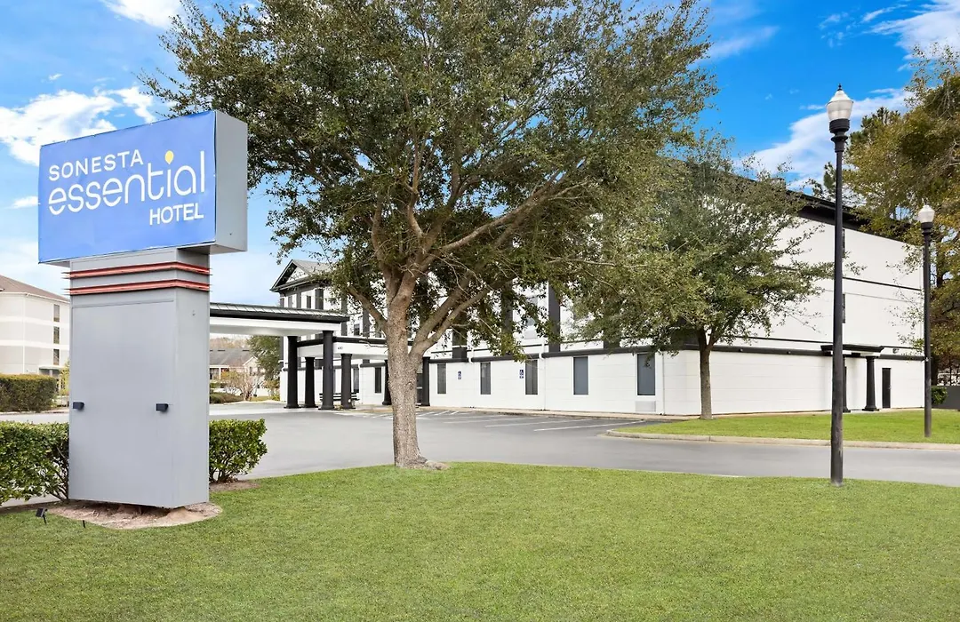 Sonesta Essential Savannah-1