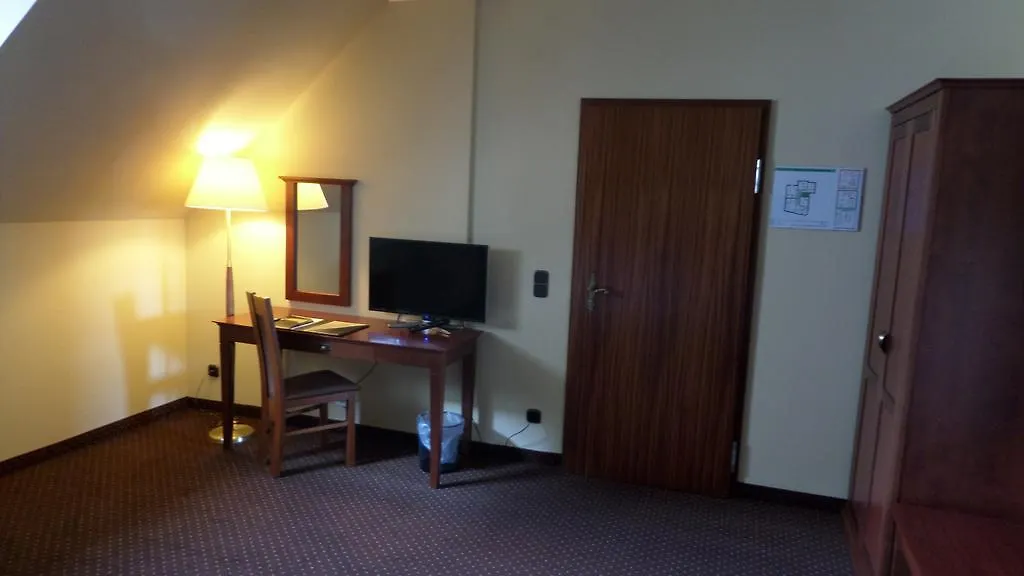 City Hotel-1