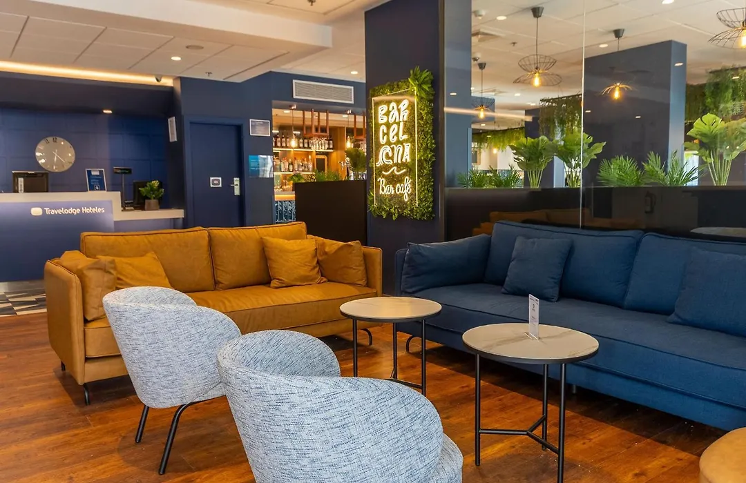 Travelodge Barcelona Poblenou-1