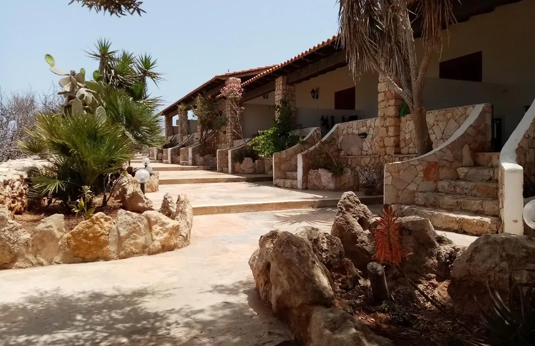 Residence Punta Sottile A 2 passi dalla spiaggia di cala francese Lampedusa-1