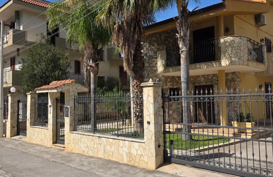 Villa Aurora Per Vacanze-1
