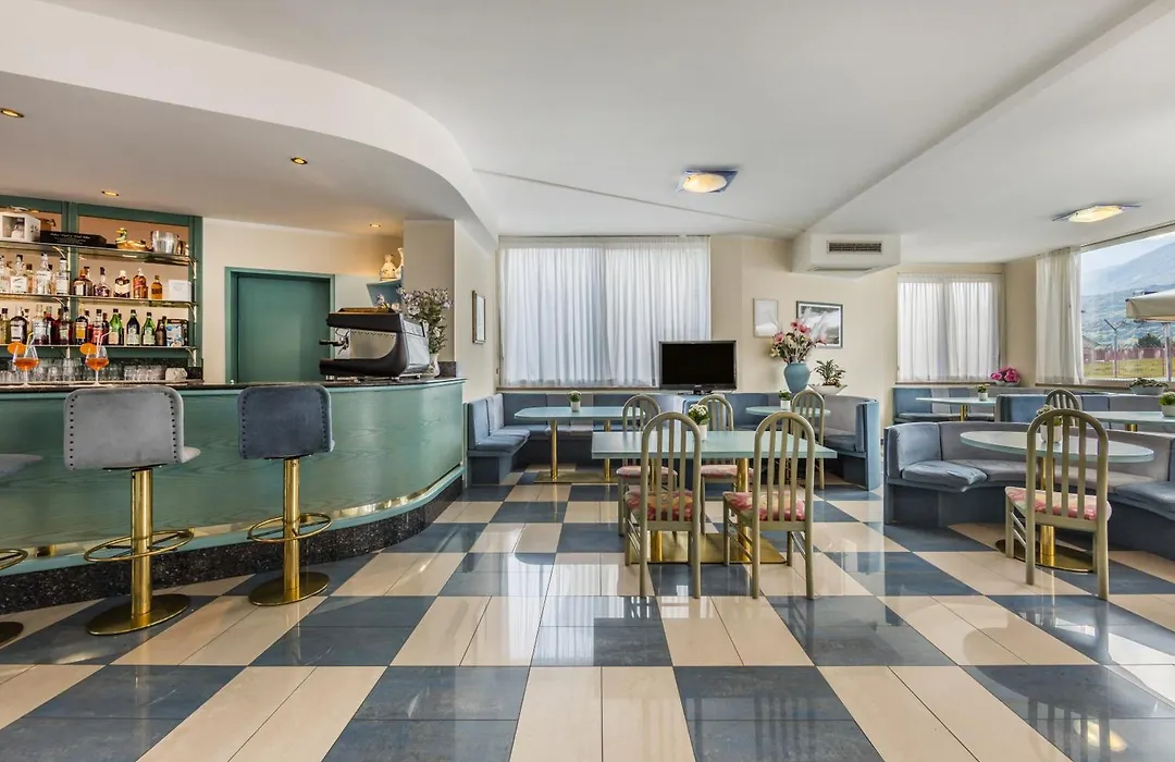 Aviano Palace Hotel-1
