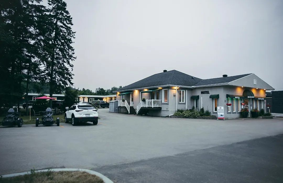 Motel Des Cascades-1