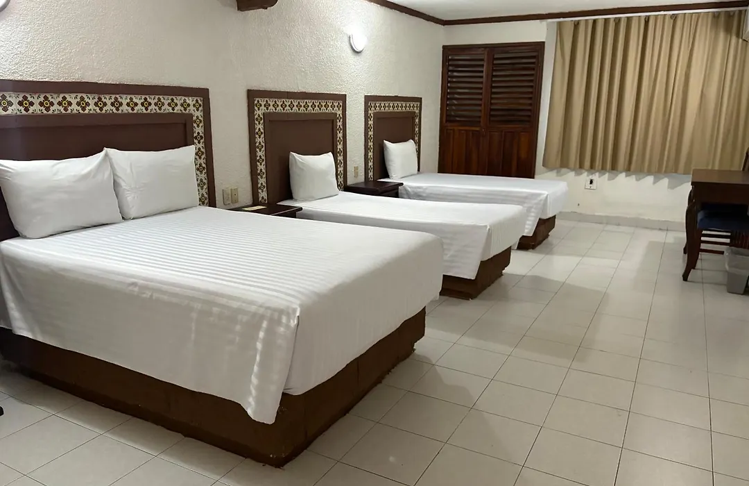 Suites Cancun Center-1