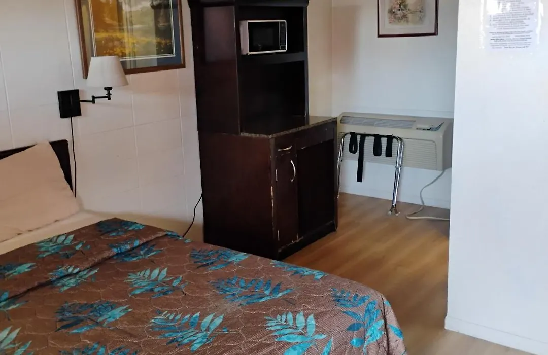 Lazy U Motel-1