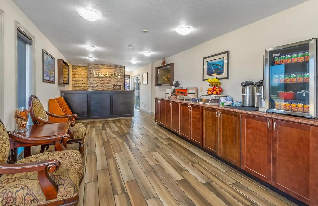 Travelodge By Wyndham Gananoque-1