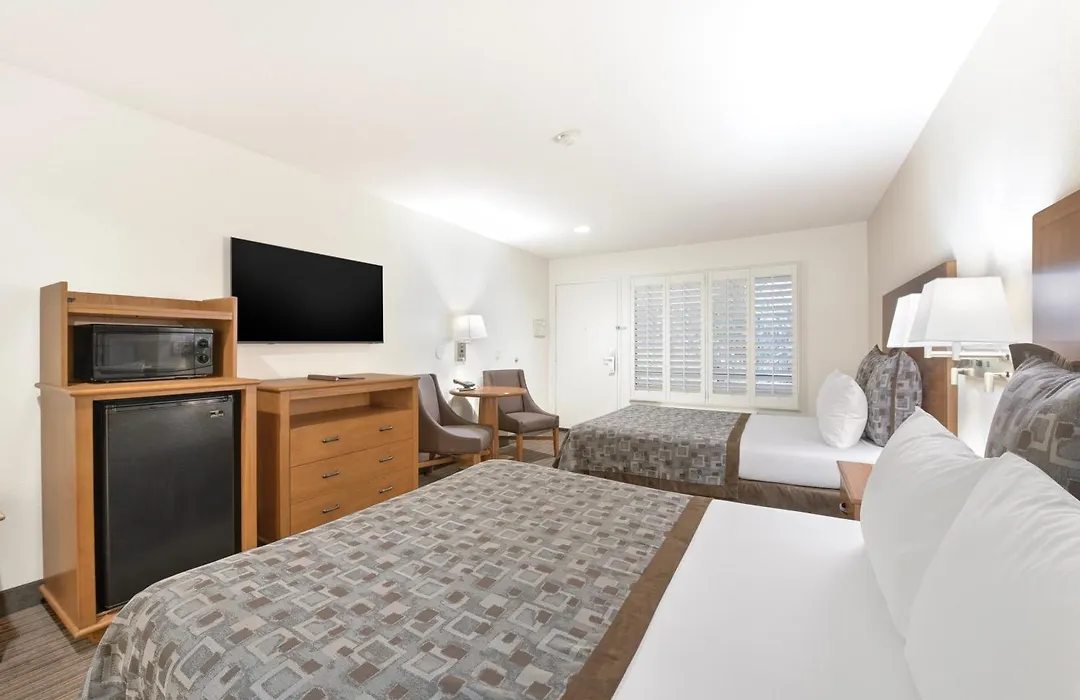 Anaheim Desert Inn & Suites-1