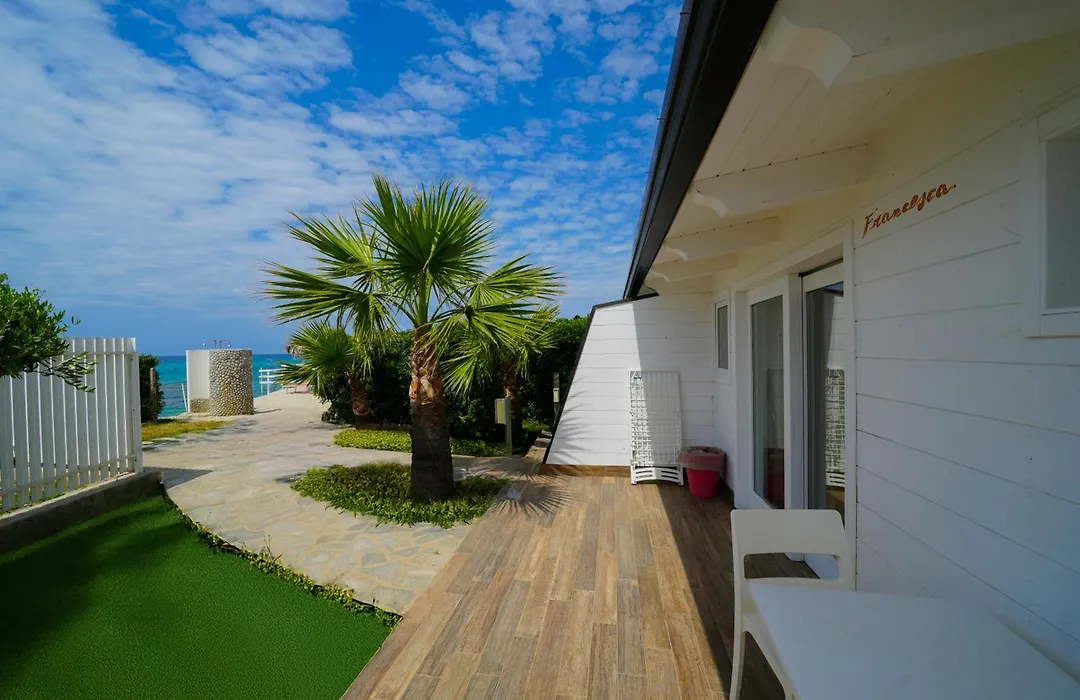 Marinella Beach Apartments - On The Beach - Private Free Parking-1