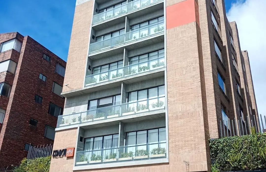 Hotel Espacio 94-1