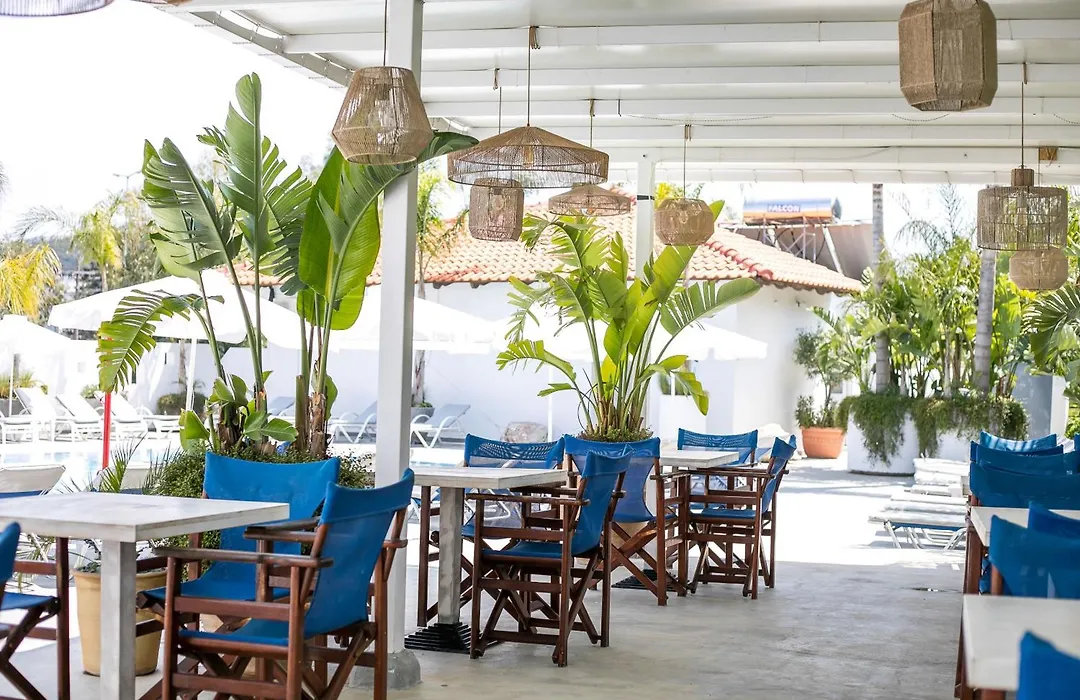 Tinas Plus Hotel-1