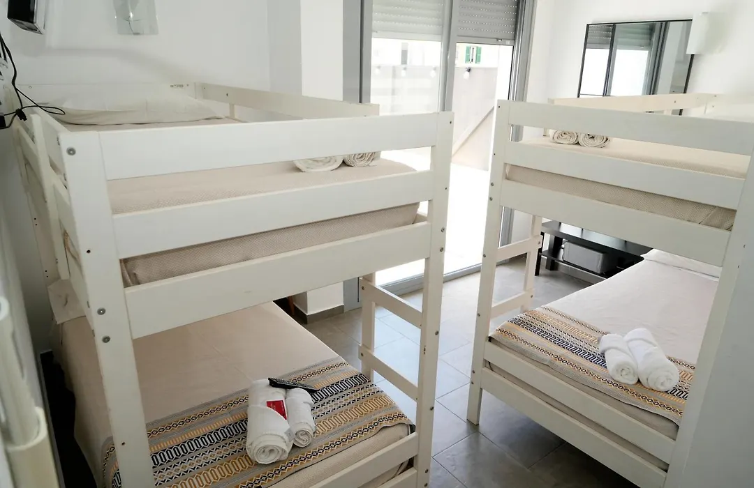 New Art Beach Hostel- Albergue Juvenil-1