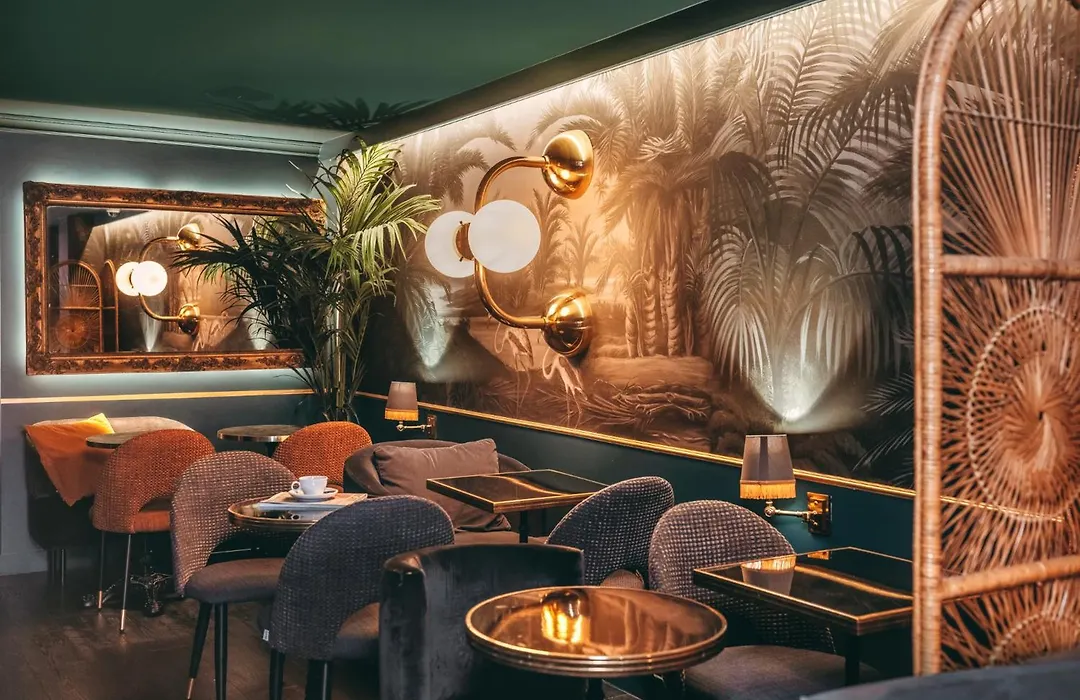 Snob Hotel-1