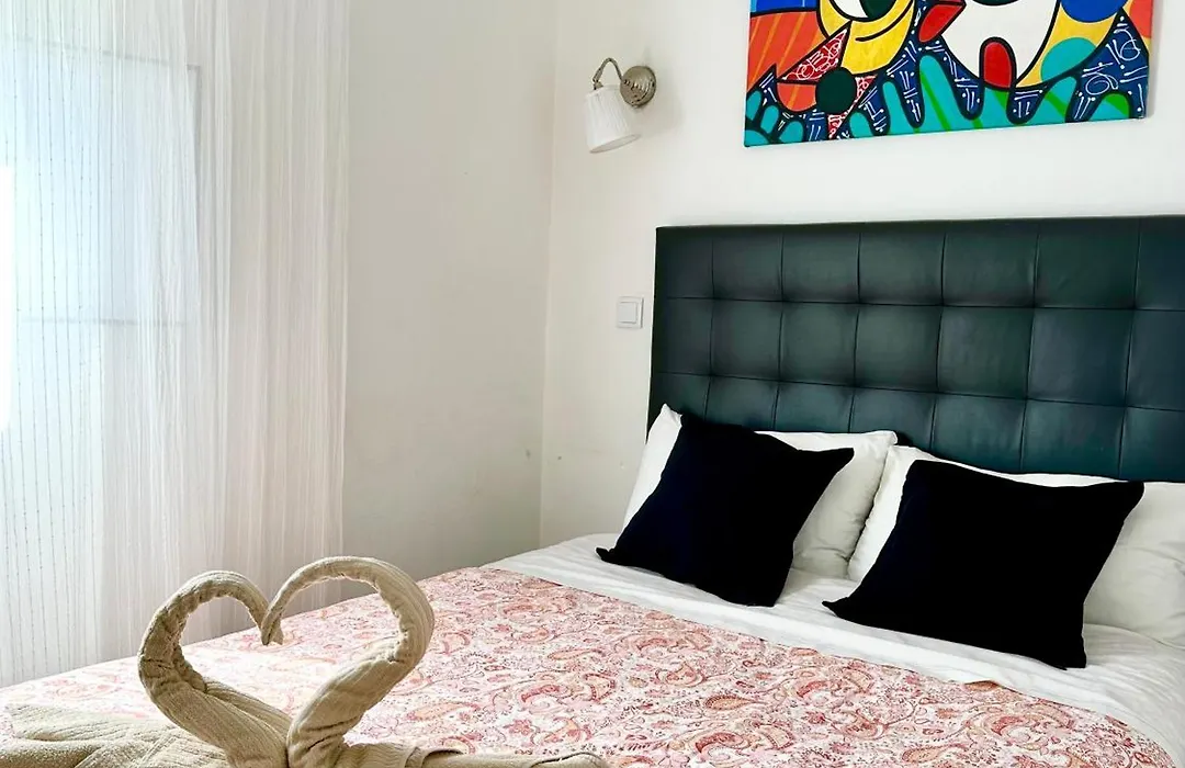 Pirata Milfontes Guest House-1