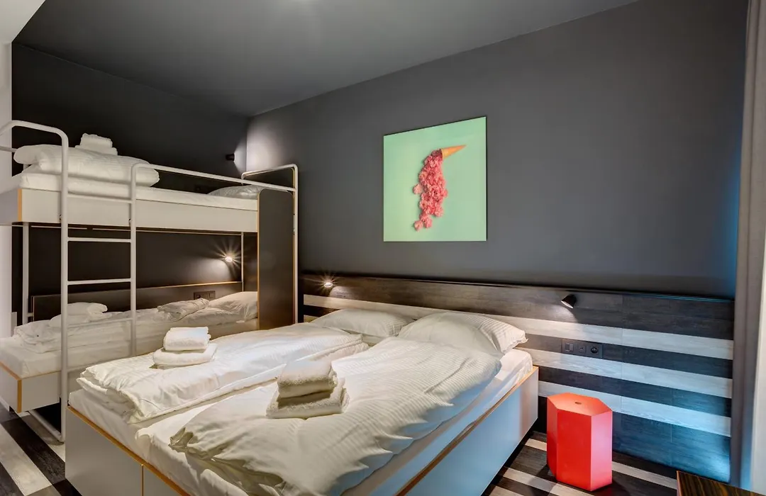 Meininger Hotel Bruxelles Gare Du Midi-1