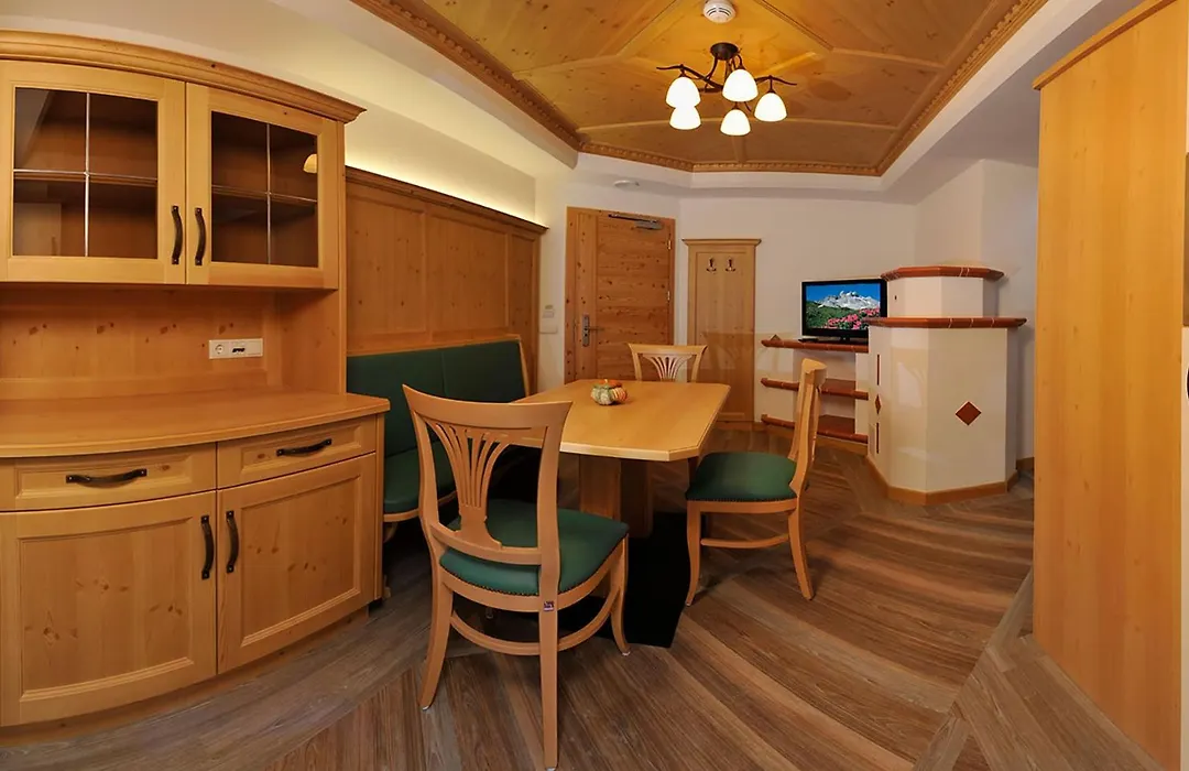 Hotel Sureghes-1