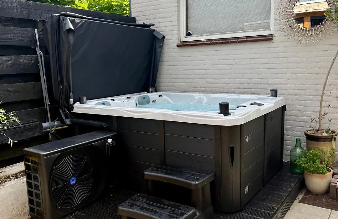 Sfeervol Tiny House met luxe jacuzzi&tuinkamer-1