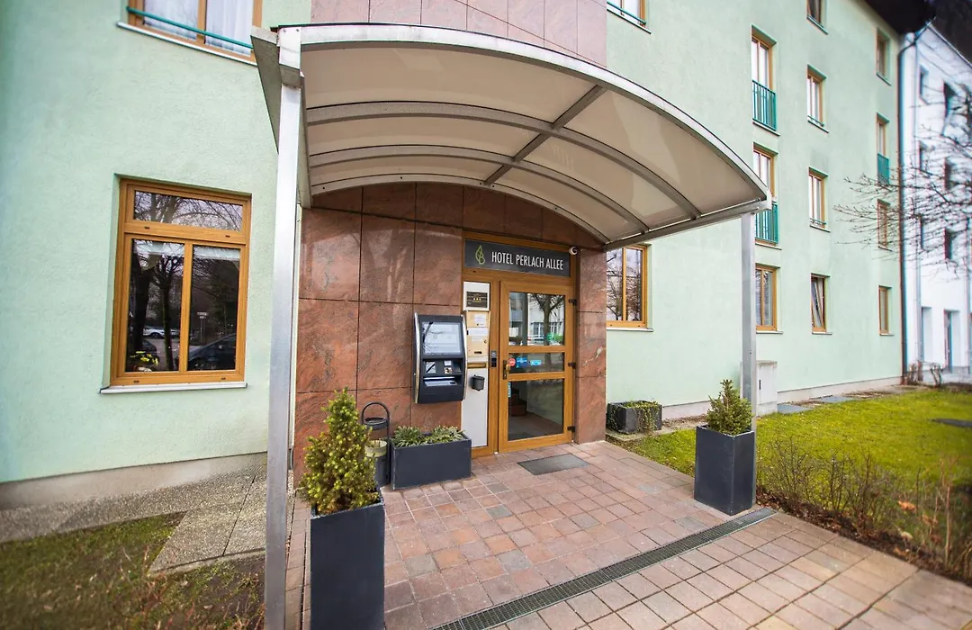 Hotel Perlach Allee by Blattl-1