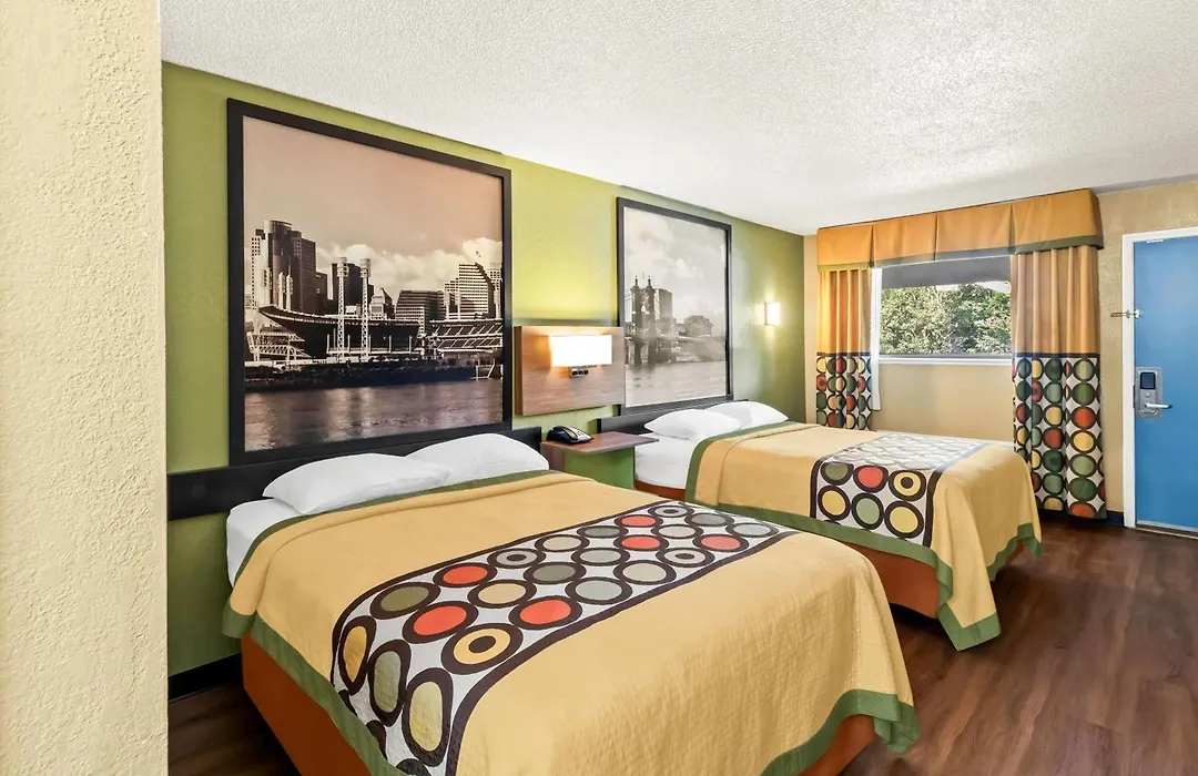 Super 8 By Wyndham Cincinnati-Springdale Oh-1