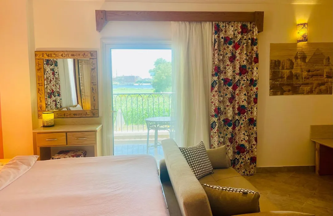 Jewel Howard Carter Hotel-1