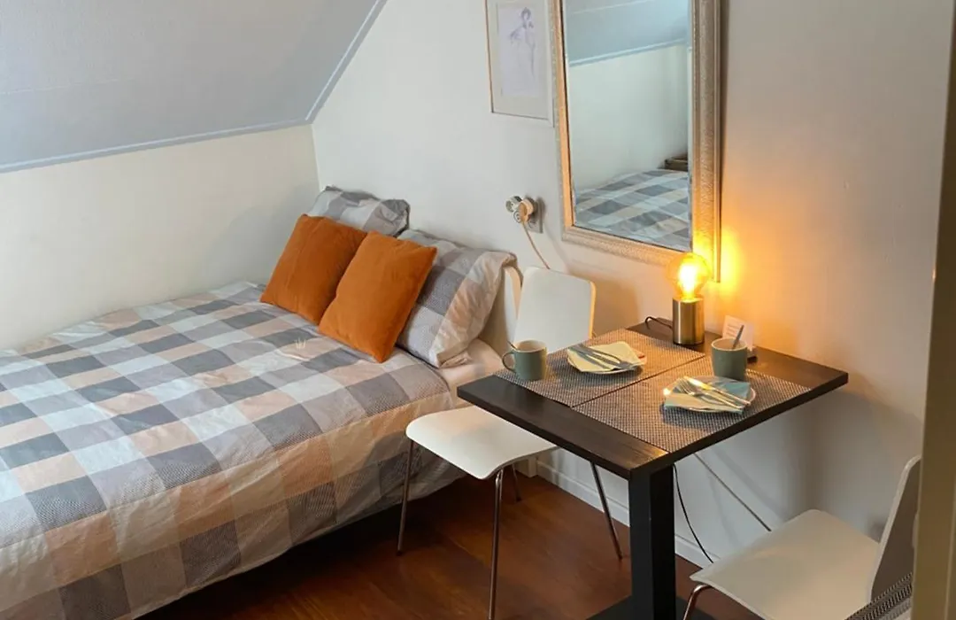 Room In Oss-1