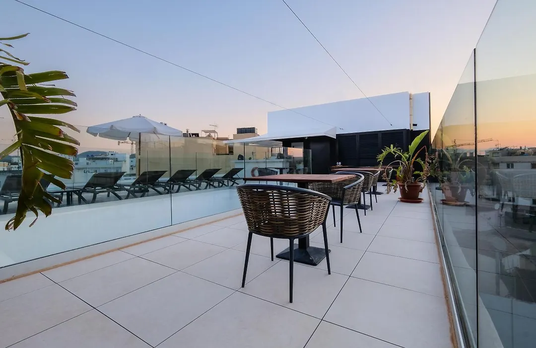 Azuline Hotel M-1