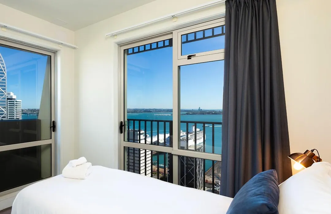 Auckland Harbour Suites-1