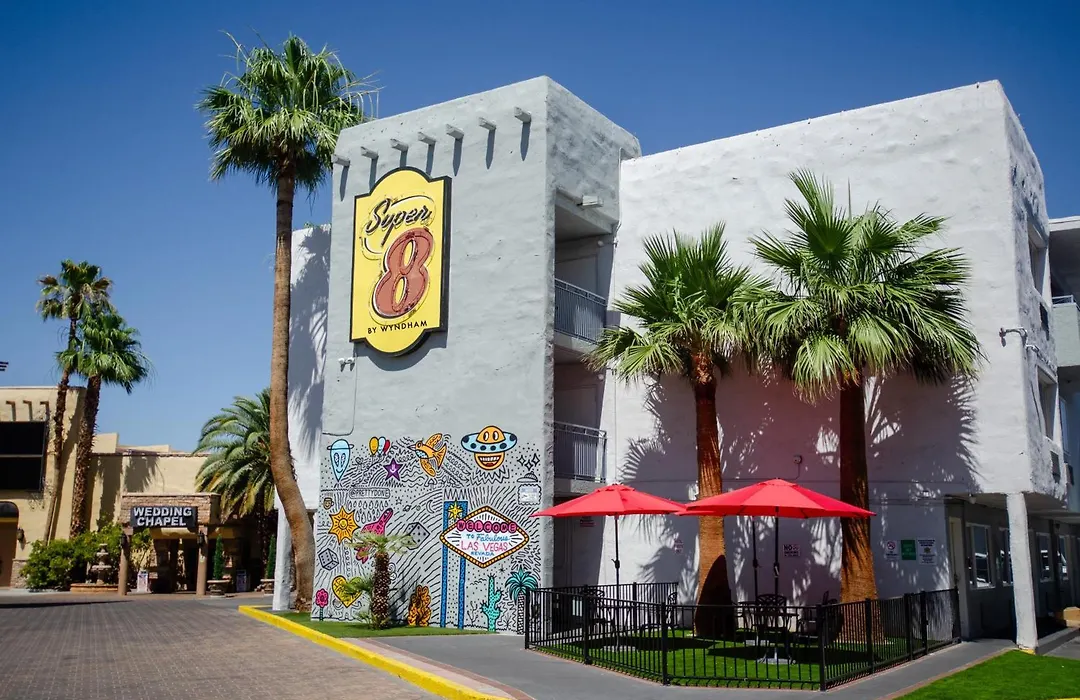 Super 8 By Wyndham Las Vegas North Strip/Fremont St. Area-1