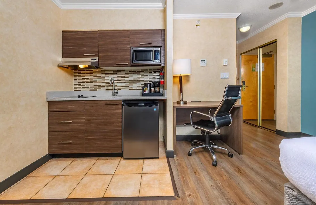 Grand Park Hotel & Suites Downtown Vancouver, An Ascend Collection Hotel-1