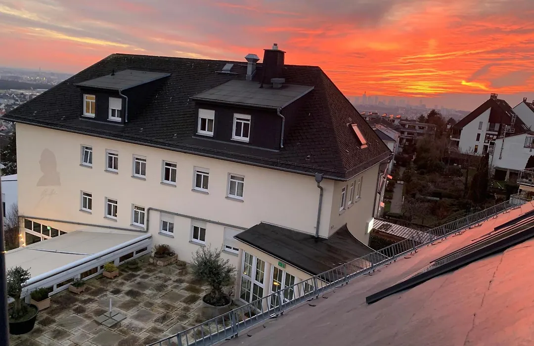 Hotel Schoene Aussicht-1