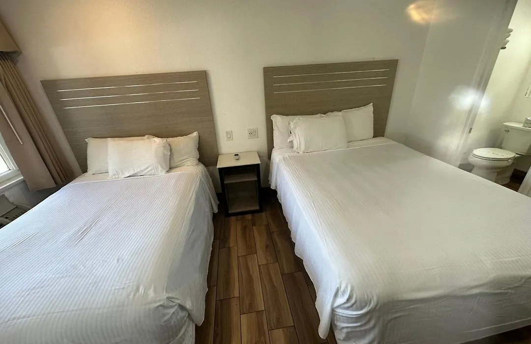 Town And Country Inn-1