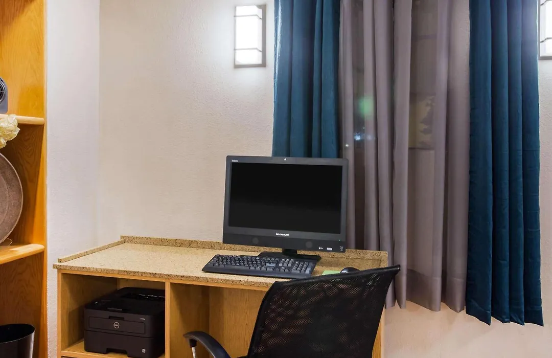 La Quinta Inn By Wyndham Norfolk Virginia Beach-1