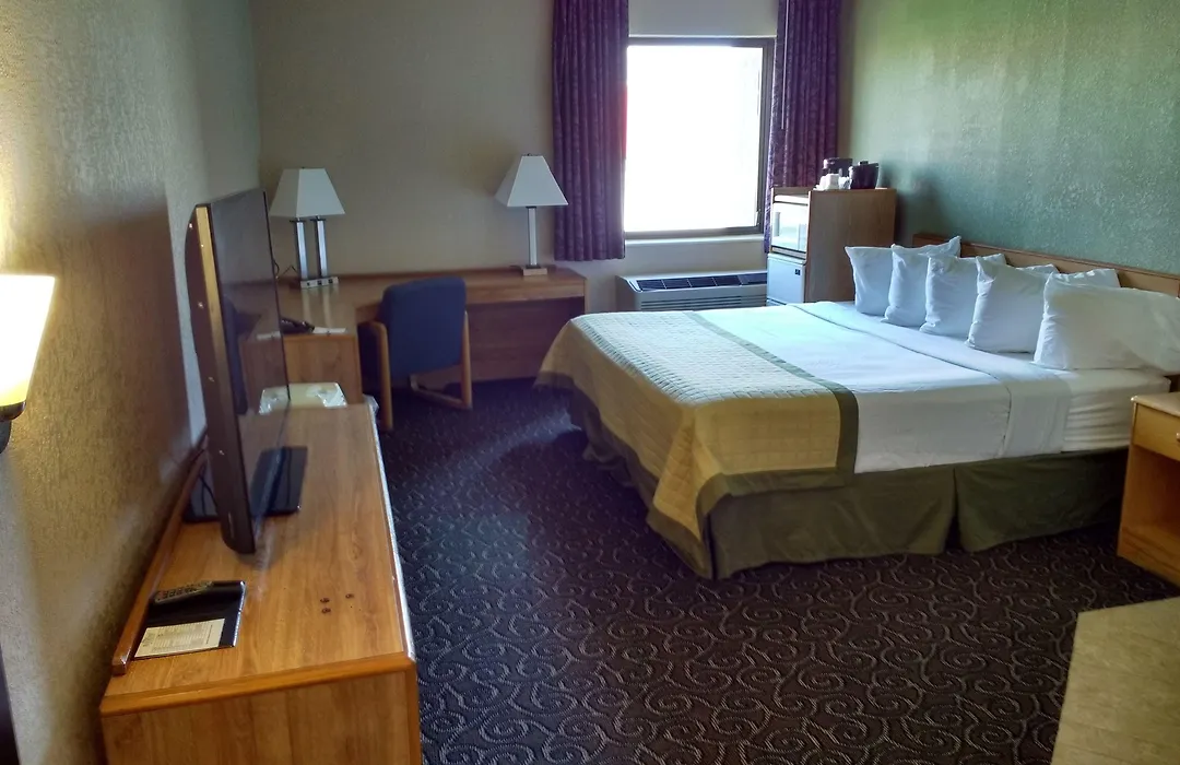 Baymont By Wyndham Muncie Near Ball State University-1