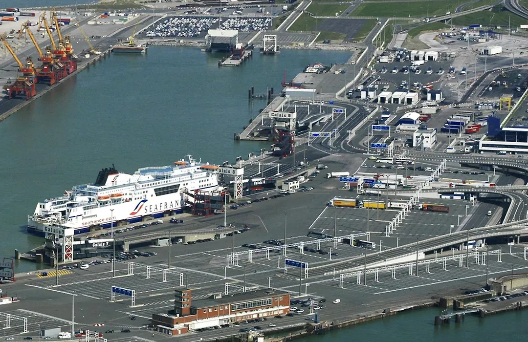 Holiday Inn Calais - Centre Car Ferry By Ihg-1