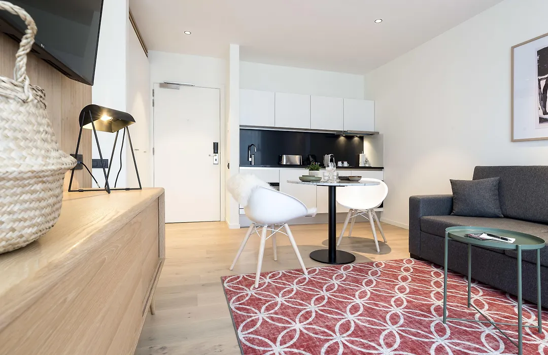PREMIER SUITES Antwerp-1