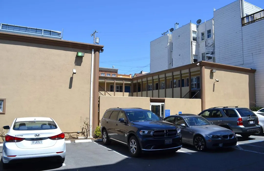 Alpha Inn And Suites-1