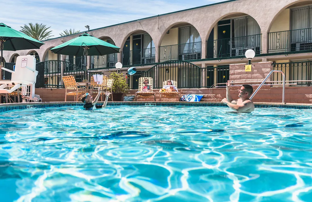 Kings Inn Anaheim At The Park & Convention Center-1