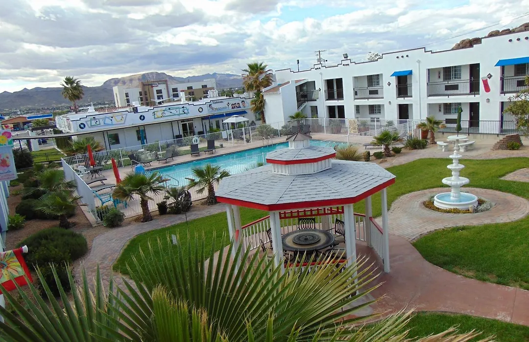 Ramada By Wyndham Kingman-1