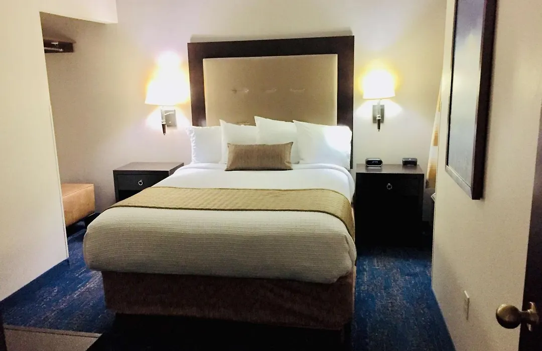 Best Western Plus Portland Airport Hotel & Suites-1