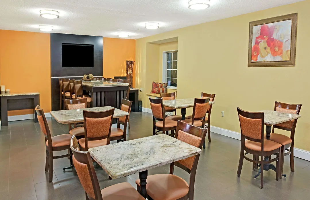 Microtel Inn By Wyndham University Place-1