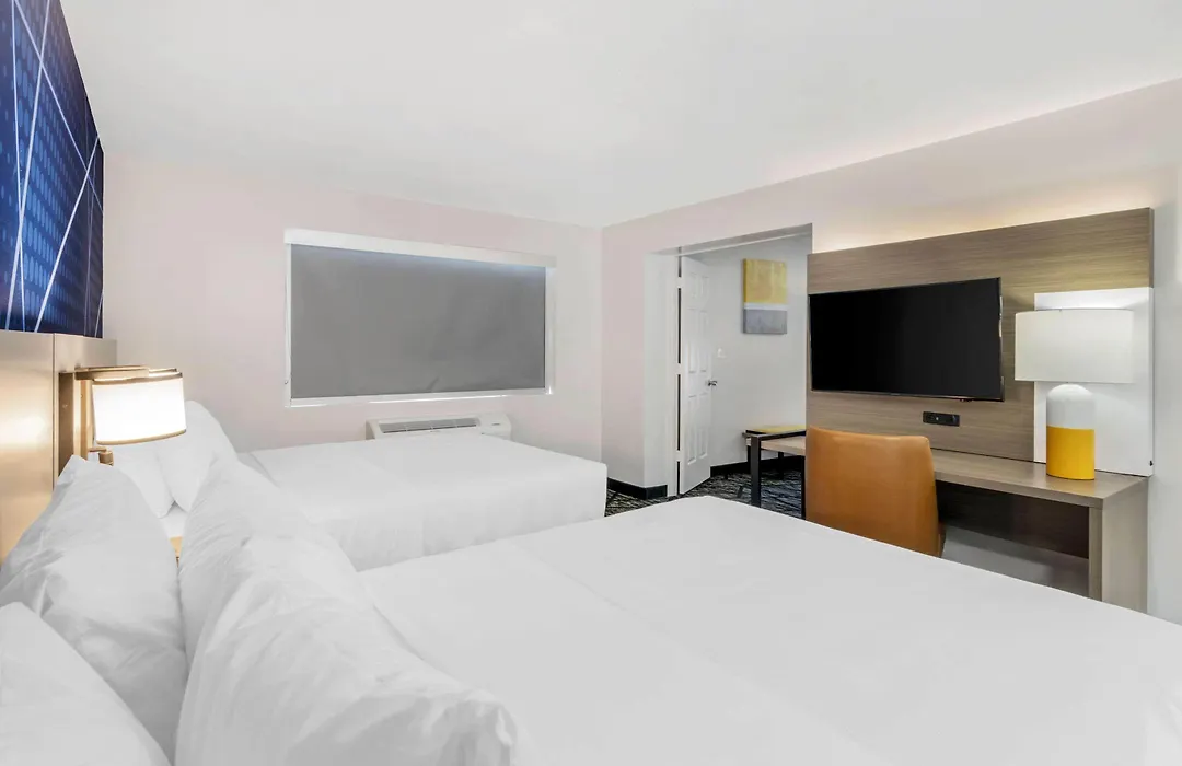 Comfort Inn Kansas City Midtown-1
