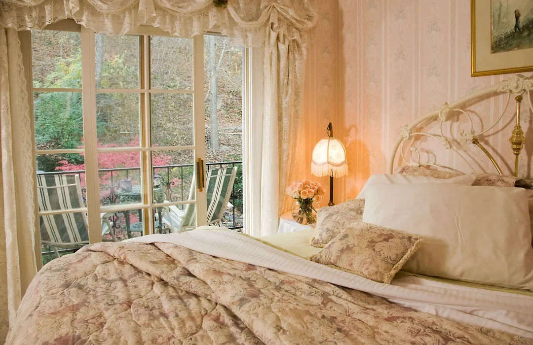 Arsenic And Old Lace Bed & Breakfast Inn-1