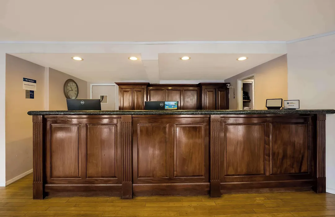 Surestay Plus By Best Western Woodbury Inn-1