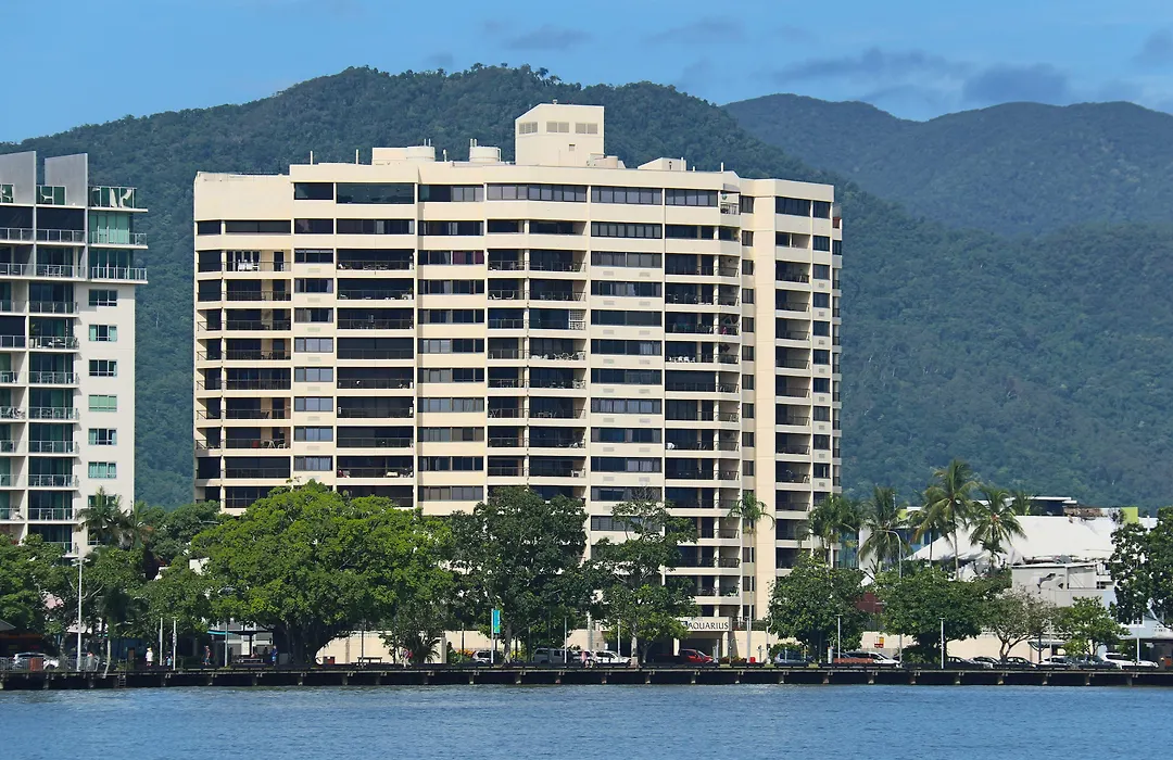 Cairns Aquarius-1