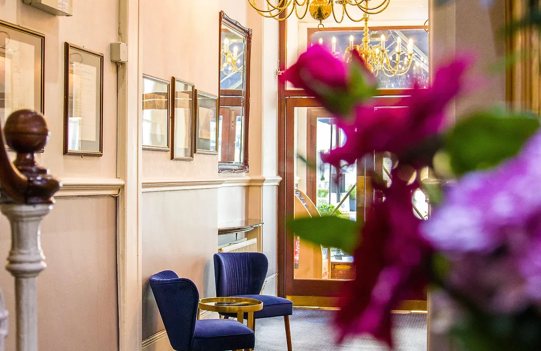London Town Hotel-1