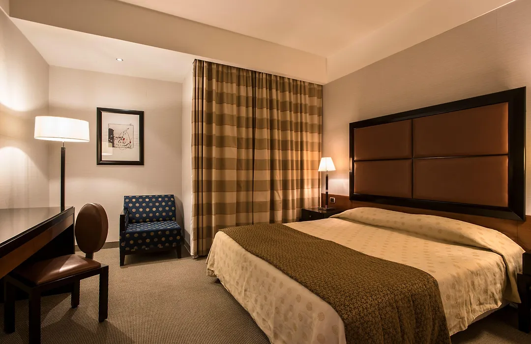 Flyon Hotel & Conference Center-1