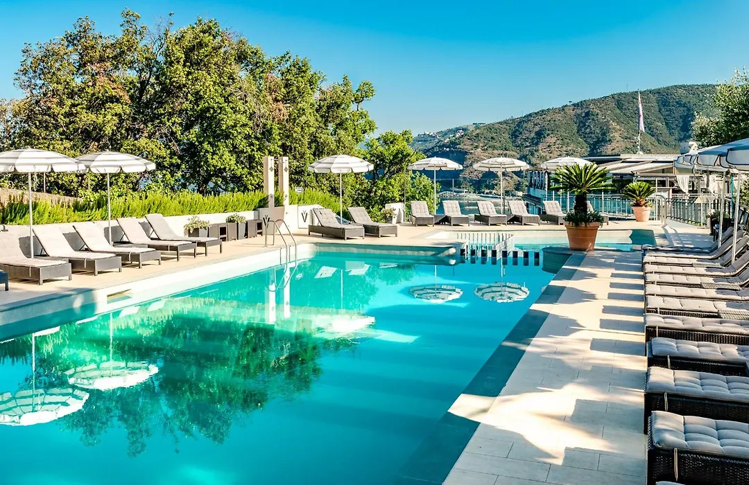 Hotel Vis A Vis-1